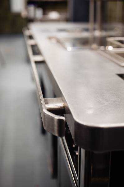 Detail sur fourneau sur-mesure de restaurant étoilé